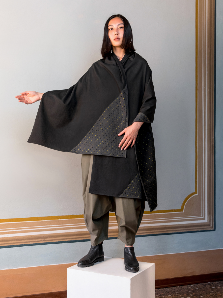 Releve Fashion Filanda n.18 Kantha Hand-Embroidered Cotton Shawl Black/ Grey Sustainable Luxury Fashion Conscious Clothing and Accessories Ethical Designer Brand Artisanal Handcrafted Made in Italy Purchase with Purpose Shop for Good