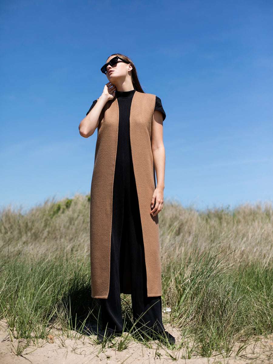 Releve Fashion Port Zienna Long Camel Reversible Alpaca Vest Sustainable Luxury Fashion Conscious Clothing Ethical Designer Brand Eco Design Innovative Materials Purchase with Purpose Shop for Good