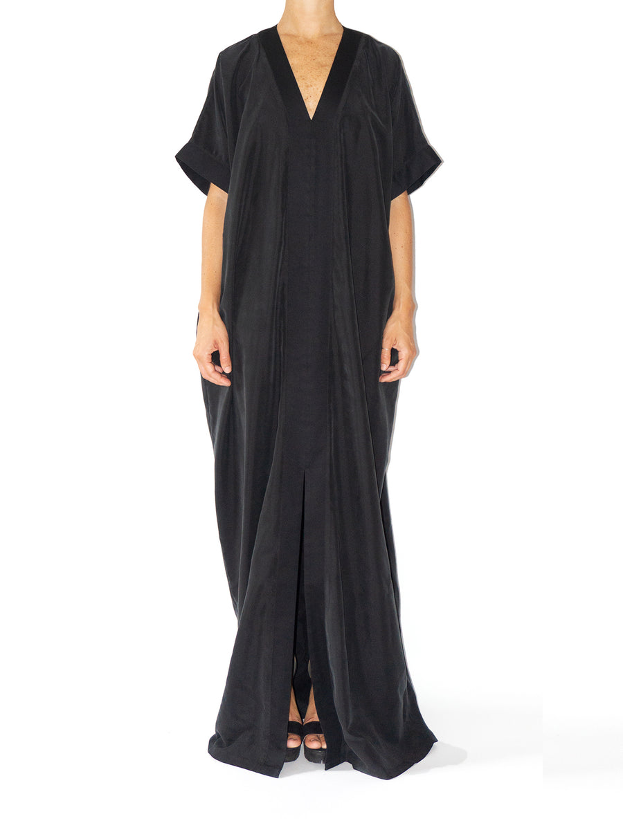 Releve Fashion Port Zienna Black Relaxed Kimono Dress Sustainable Luxury Fashion Conscious Clothing Ethical Designer Brand Eco Design Innovative Materials Purchase with Purpose Shop for Good