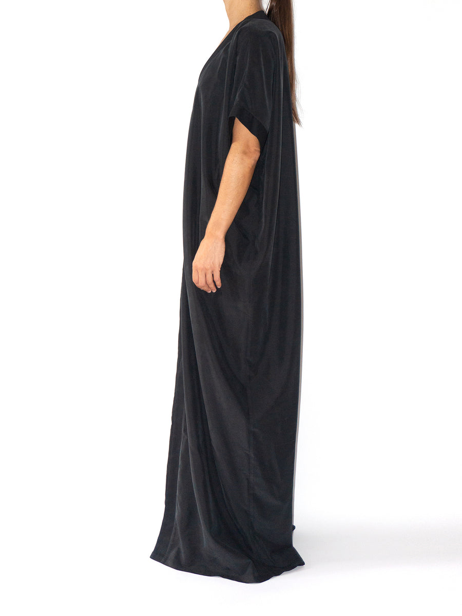 Releve Fashion Port Zienna Black Relaxed Kimono Dress Sustainable Luxury Fashion Conscious Clothing Ethical Designer Brand Eco Design Innovative Materials Purchase with Purpose Shop for Good