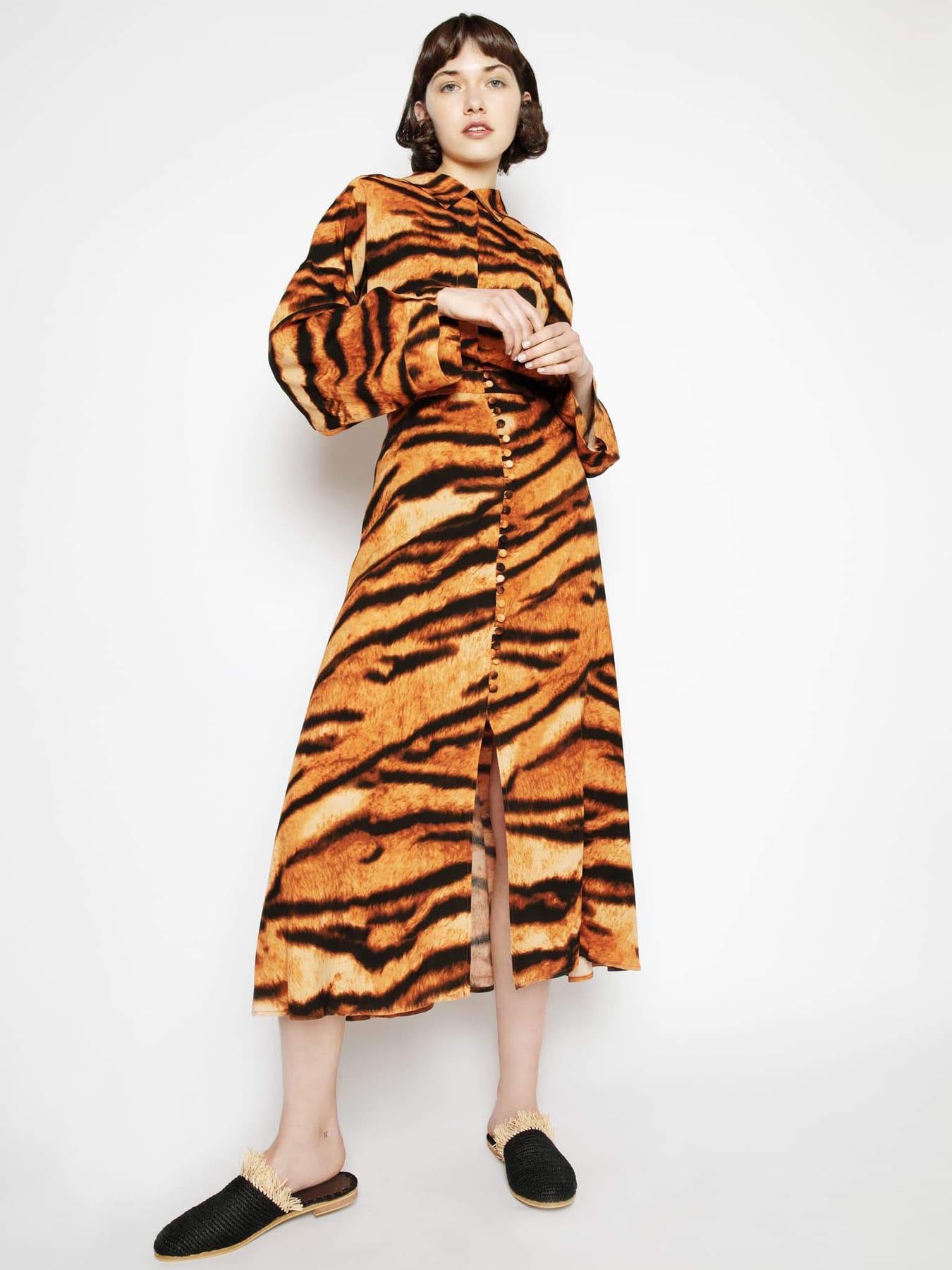 Releve Fashion Abury Black Beige Raffia Slippers with Fringes Sustainable Ethical Fashion Brand Certified B Corp Positive Luxury Brands to Trust Butterfly Mark Positive Fashion Purchase with Purpose Shop for Good