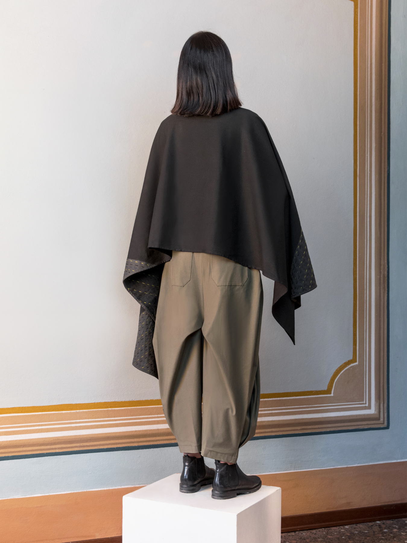 Releve Fashion Filanda n.18 Kantha Hand-Embroidered Cotton Shawl Black/ Grey Sustainable Luxury Fashion Conscious Clothing and Accessories Ethical Designer Brand Artisanal Handcrafted Made in Italy Purchase with Purpose Shop for Goo