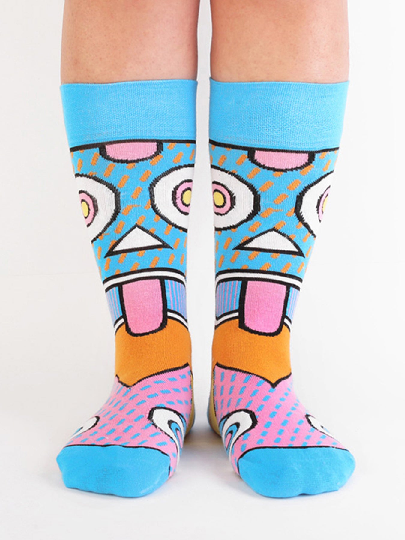https://relevefashion.com/cdn/shop/products/Releve_Fashion_Look_Mate_London_Ethical_Brand_Sustainable_Fashion_Accessories_Purchase_with_Purpose_Super_Socks_by_Supermundane_3_2000x.jpg?v=1558828313