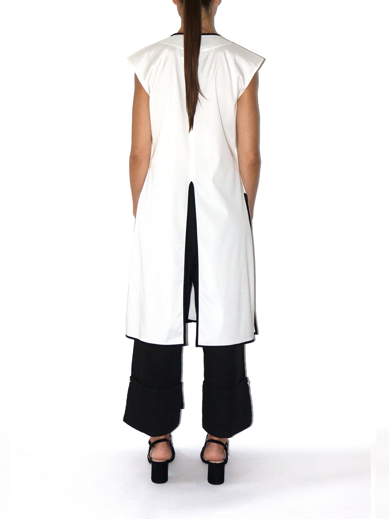 Releve Fashion Port Zienna White and Black Ele Sleeveless A-Line Blouse Sustainable Luxury Fashion Conscious Clothing Ethical Designer Brand Eco Design Innovative Materials Purchase with Purpose Shop for Good