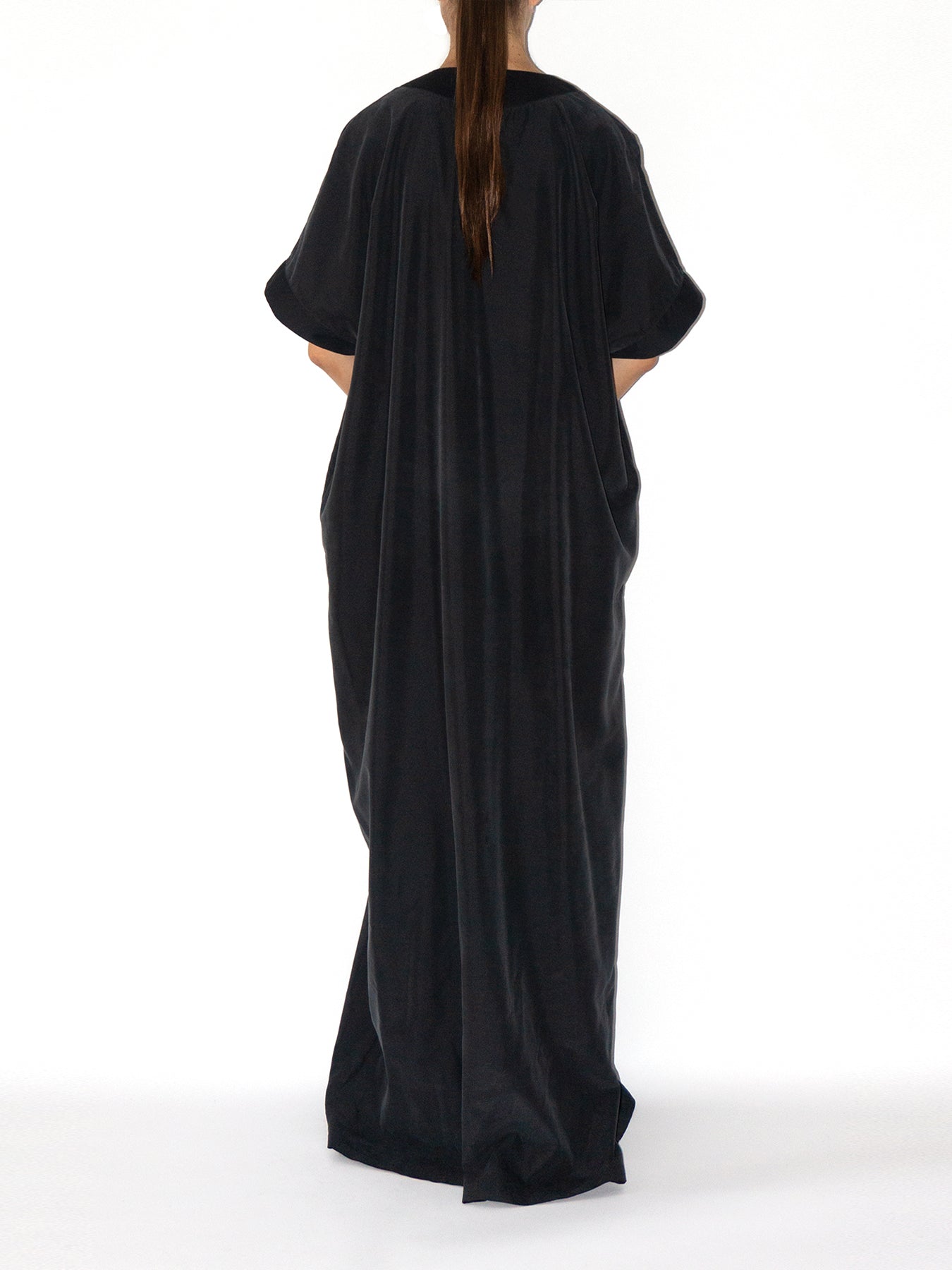 Releve Fashion Port Zienna Black Relaxed Kimono Dress Sustainable Luxury Fashion Conscious Clothing Ethical Designer Brand Eco Design Innovative Materials Purchase with Purpose Shop for Good