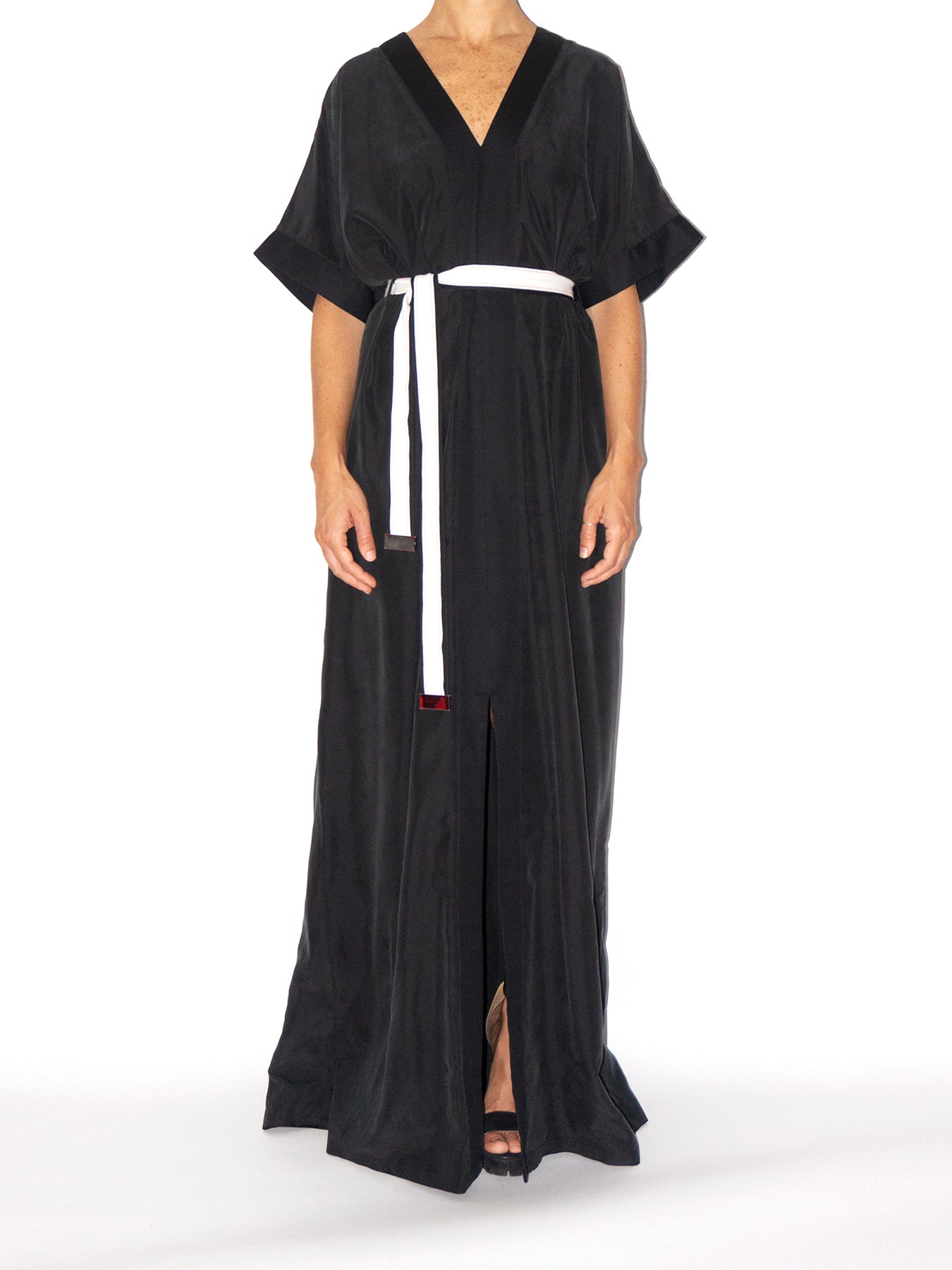 Releve Fashion Port Zienna Black Relaxed Kimono Dress Sustainable Luxury Fashion Conscious Clothing Ethical Designer Brand Eco Design Innovative Materials Purchase with Purpose Shop for Good