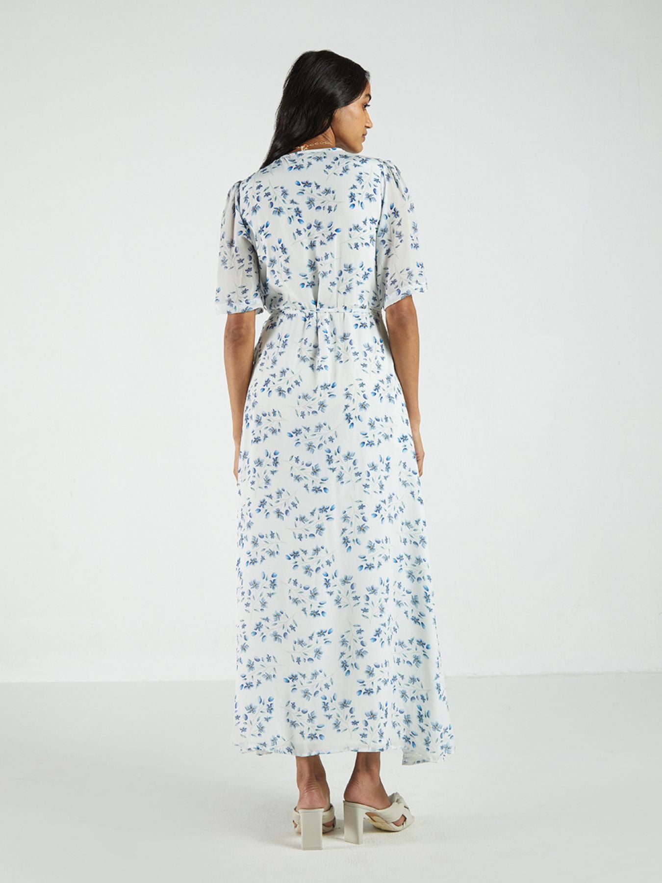 Relev Fashion | Reistor Summer Rains Wrap Dress, Visions of Blue Relev Fashion | Reistor Summer Rains Wrap Dress, Visions of Blue
