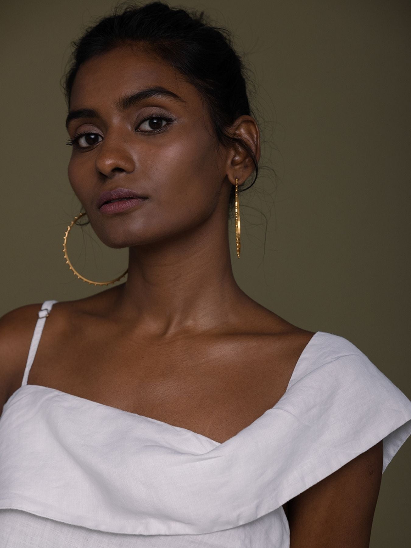 Releve Fashion Reistor White The Wandering Wave One-Shoulder Top Ethical Designer Brand Sustainable Fashion Conscious Clothing Purchase with Purpose Shop for Good