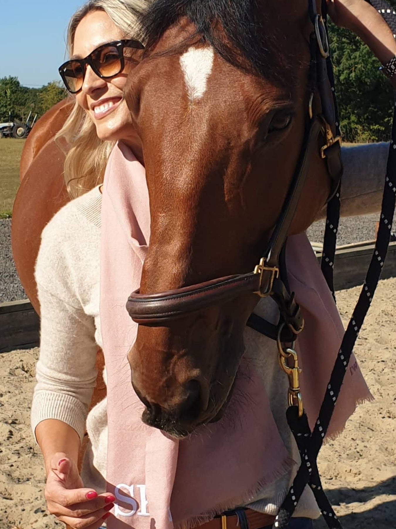 Releve Fashion Wild Saint London Old Rose Lightweight 100% Cashmere Scarf Sustainable Luxury Fashion Conscious Clothing and Accessories Ethical Designer Brand Animal-friendly Cruelty-free Handcrafted Purchase with Purpose Shop for Good